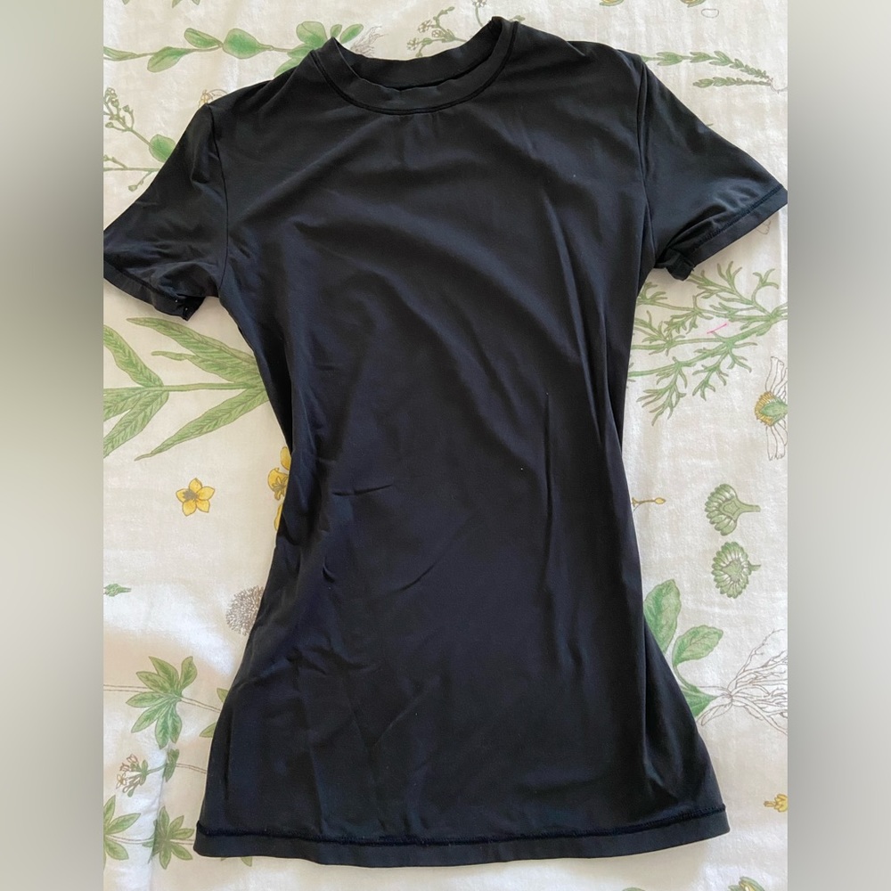 SKIMS fits everybody tee in onyx xxs